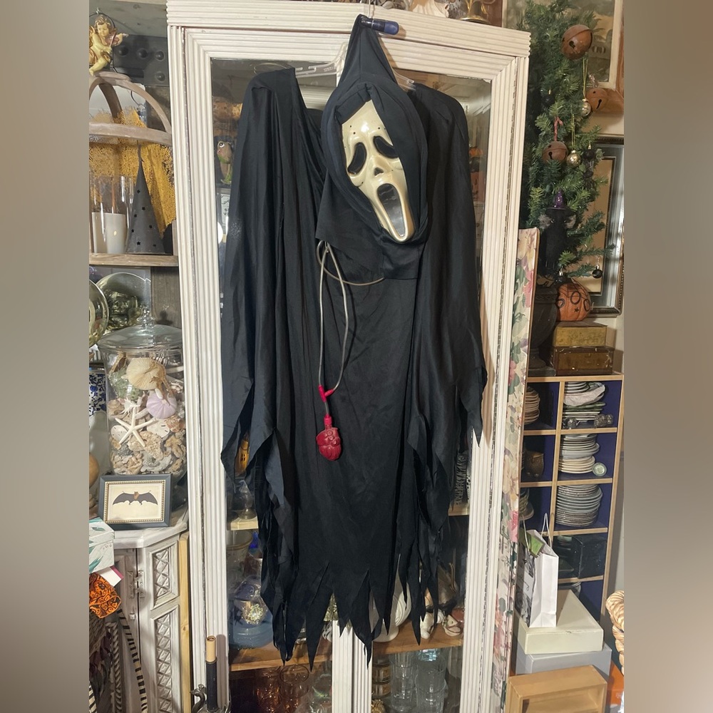 Scream mask Halloween costume bleeding heart creepy scary party props